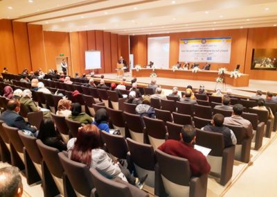 مشاركة مدير المركز ببحث ضمن ندوة المراكز البحثية ودورها في صنع القرار ‫